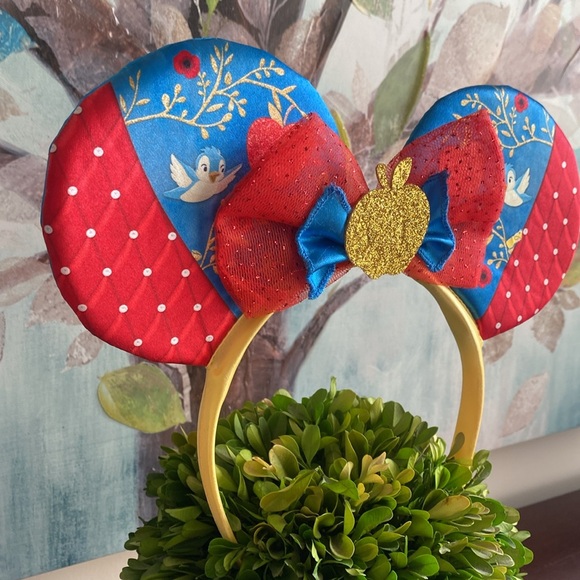 DISNEY PRINCESS 💙"SNOW WHITE"❤️ MINNIE MOUSE EARS QUILTED HEADBAND 🌟EUC🌟 - Picture 4 of 16